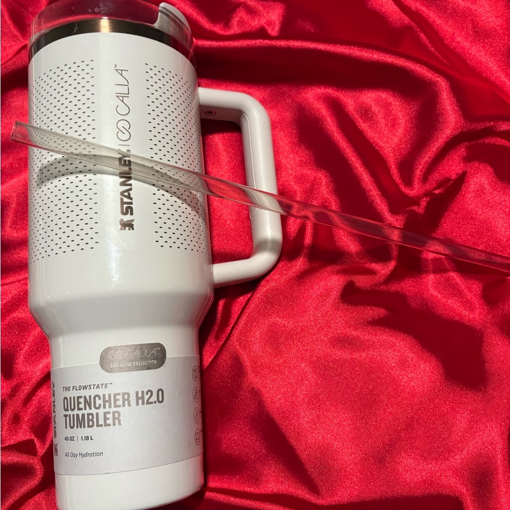 Stanley White Quencher H2.0 Tumbler 40 oz - Picture 10 of 12